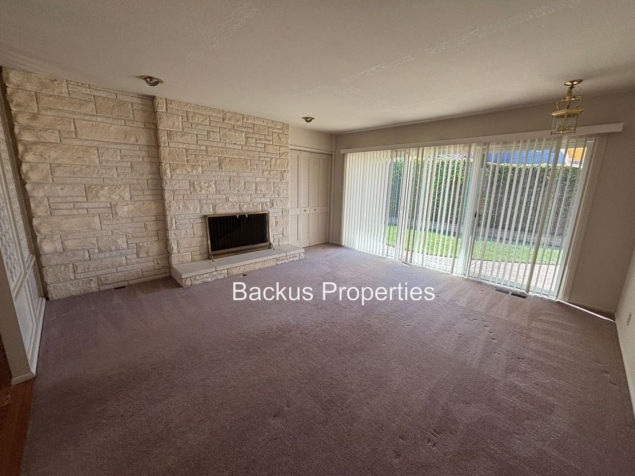 1150 San Diego Dr - Photo 4 of 30