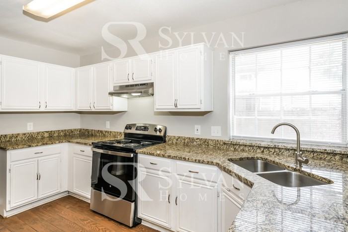 220 Hibiscus Dr - Photo 5 of 6