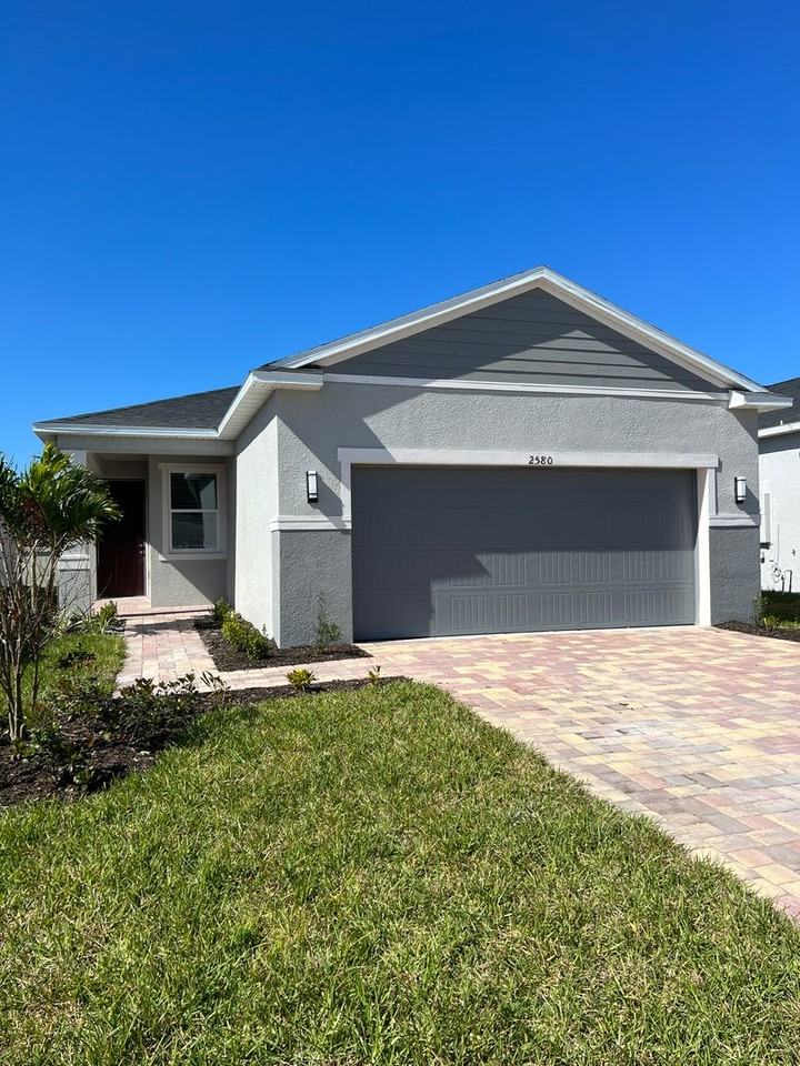 2580 89th Street Cir E