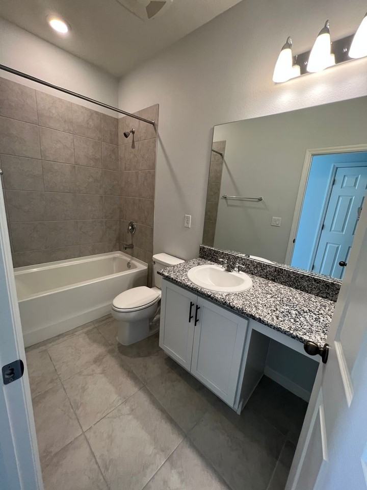 2580 89th Street Cir E - Photo 3 of 13