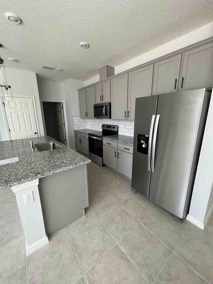 2580 89th Street Cir E - Photo 7 of 13