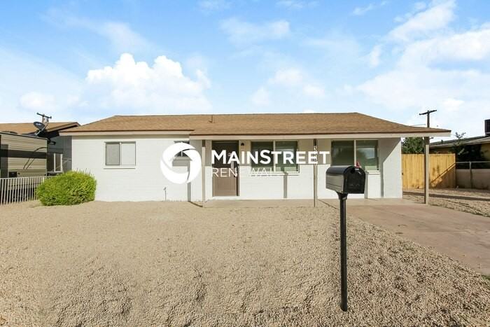 13517 N Luna St - Photo 3 of 15