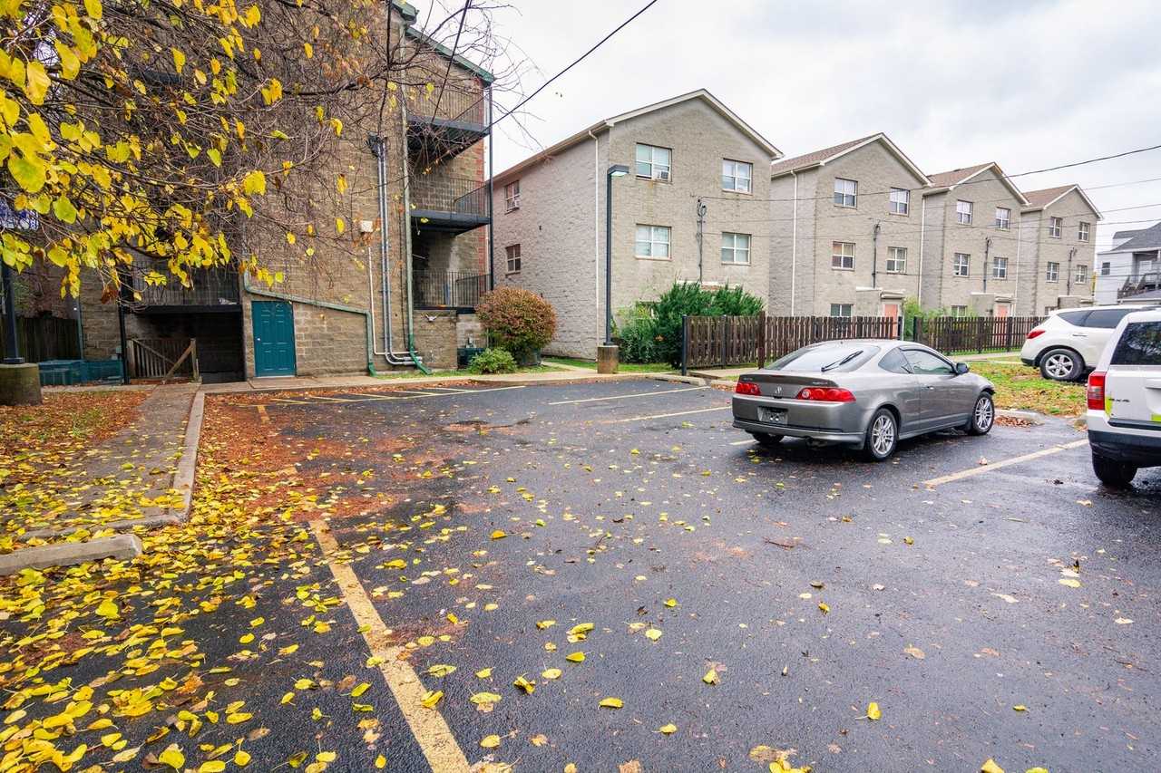 433 W. Marquette Rd - Photo 2 of 9