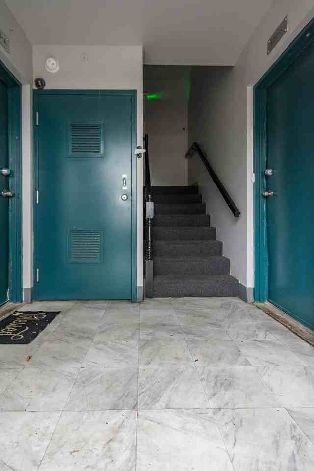 433 W. Marquette Rd - Photo 3 of 9