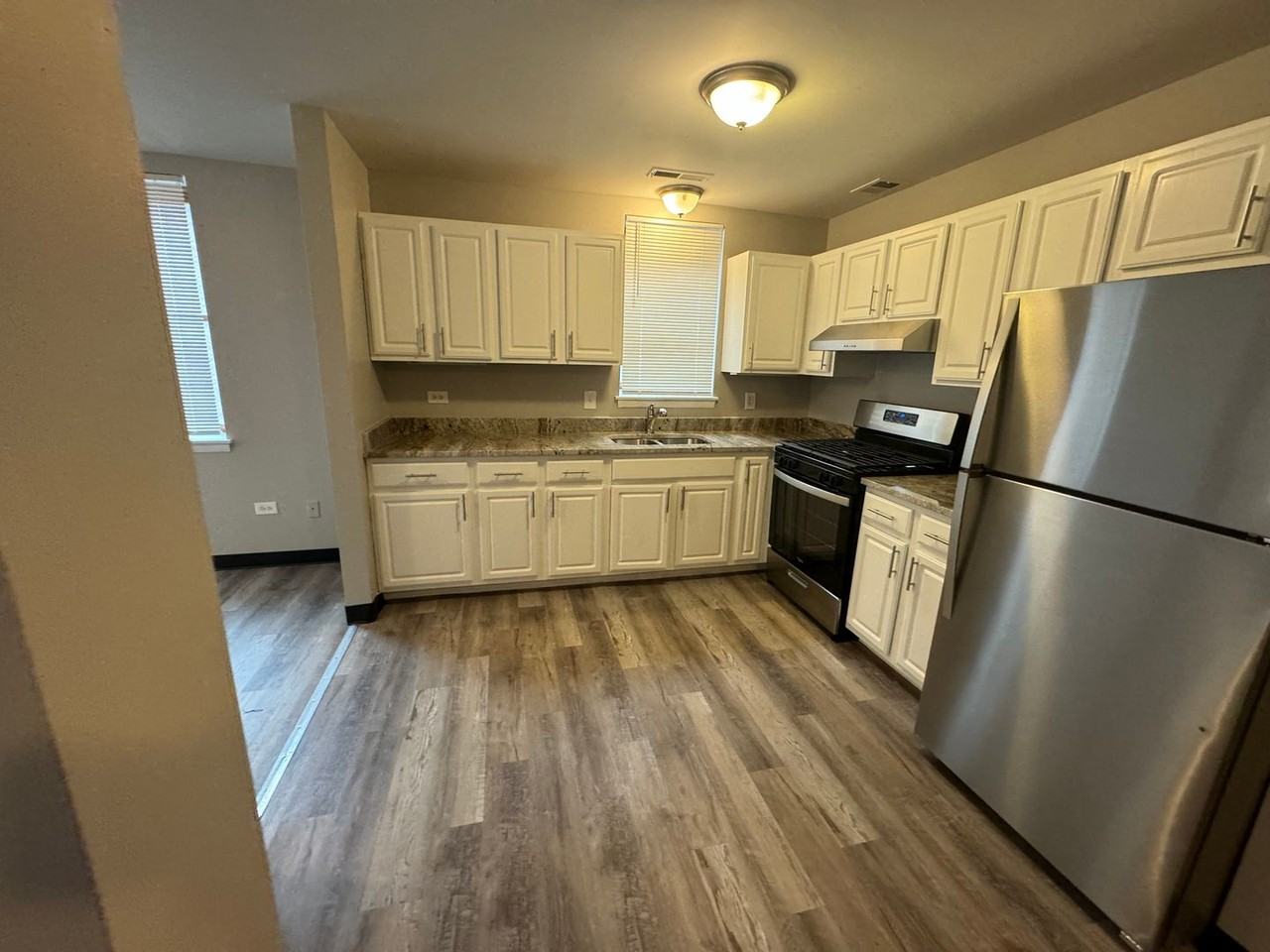 433 W. Marquette Rd - Photo 5 of 9