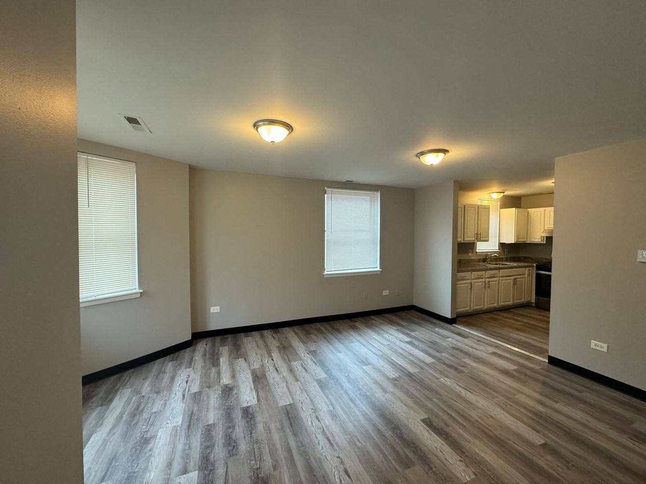 433 W. Marquette Rd - Photo 7 of 9