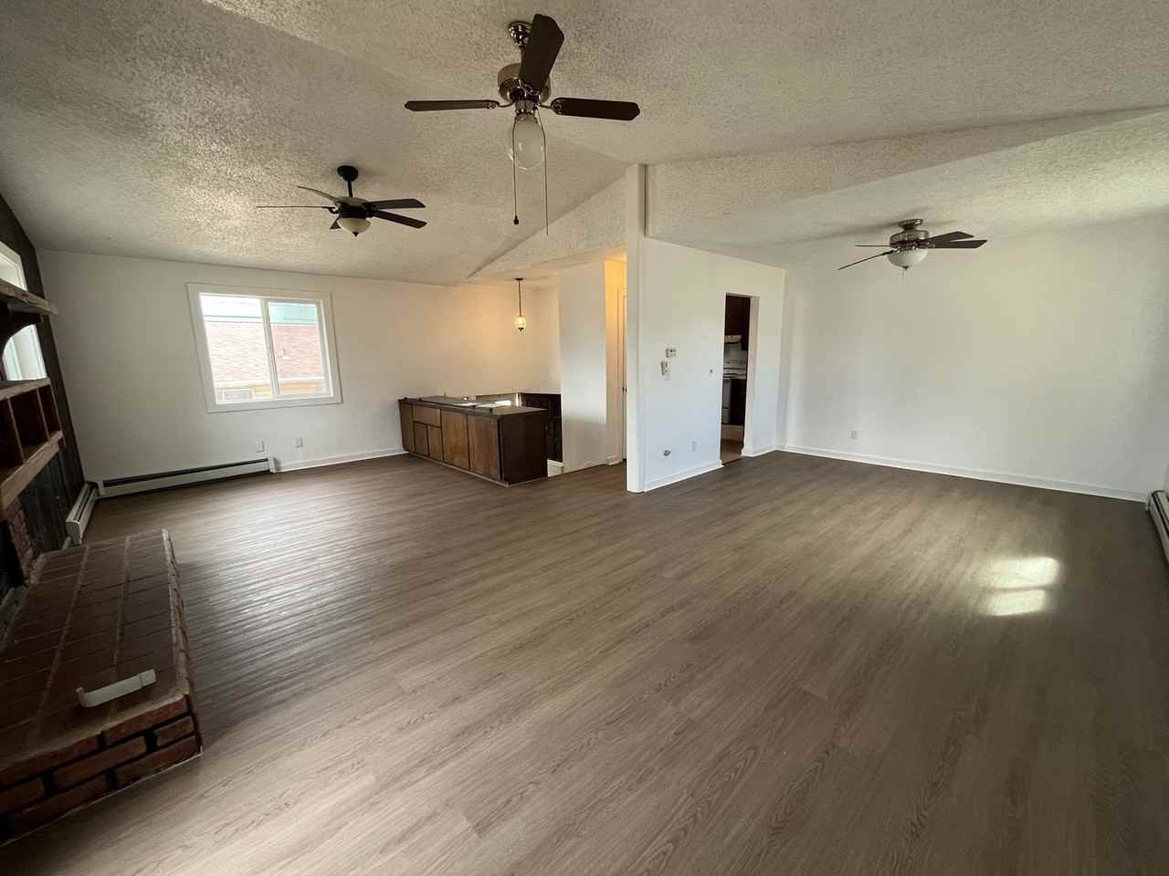 1215 Cherry St - Photo 4 of 21