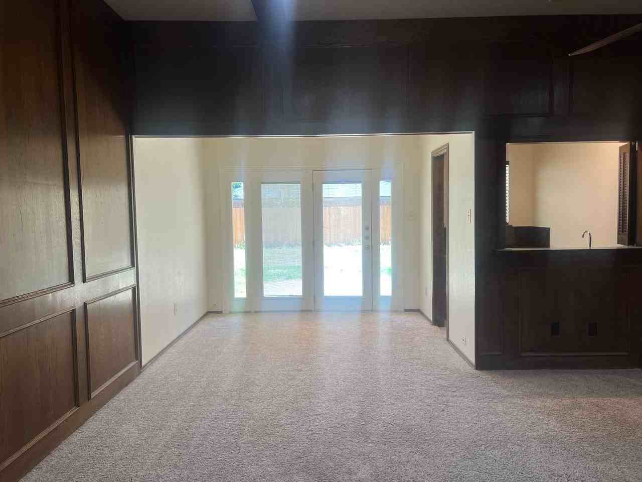 5715 69th St - Photo 4 of 27