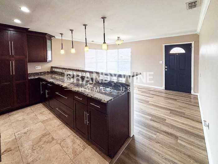 7236 Darien Way - Photo 7 of 23