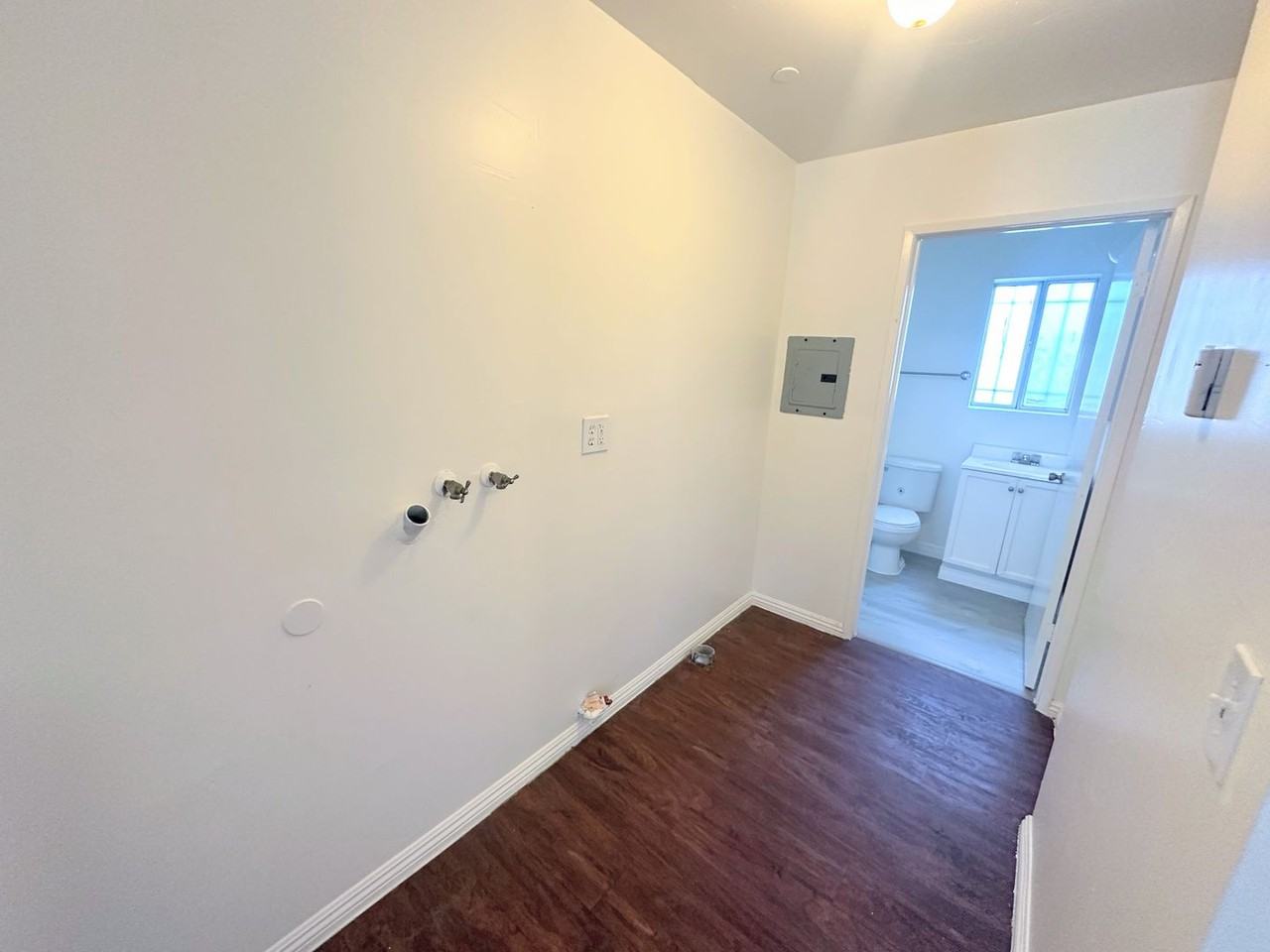 11645 S Figueroa St #3 - Photo 4 of 12