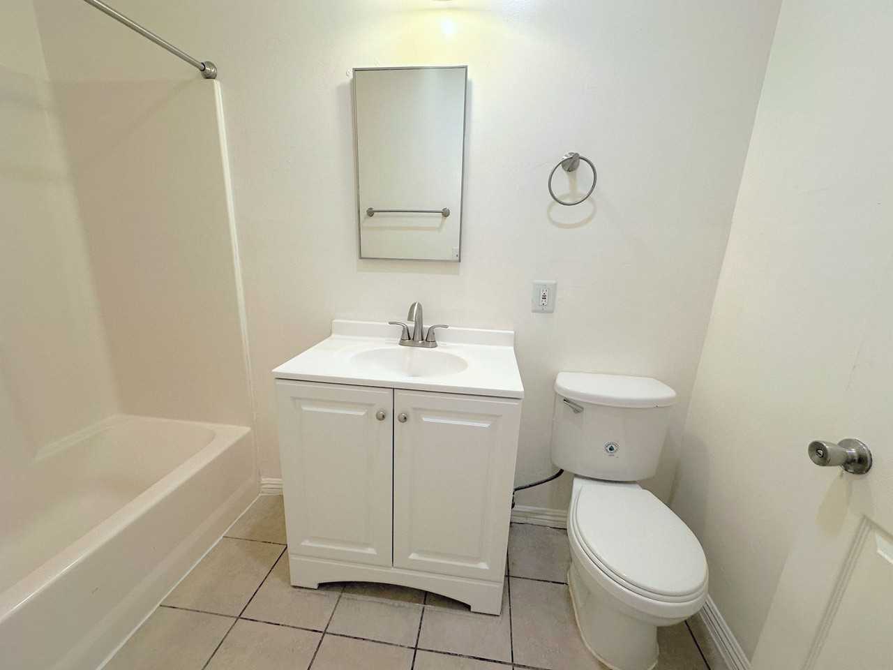 11645 S Figueroa St #3 - Photo 7 of 12