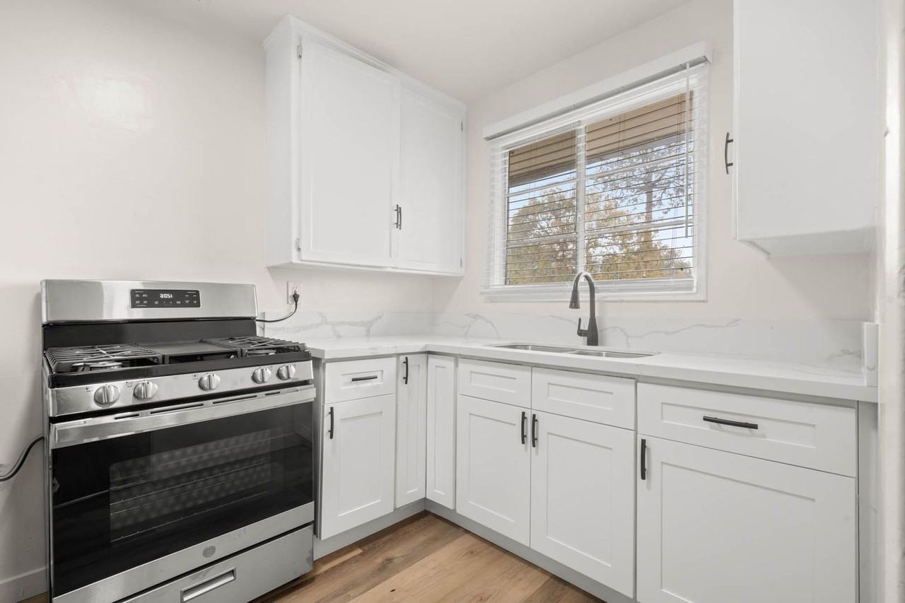 4073 West Blvd #B - Photo 6 of 17