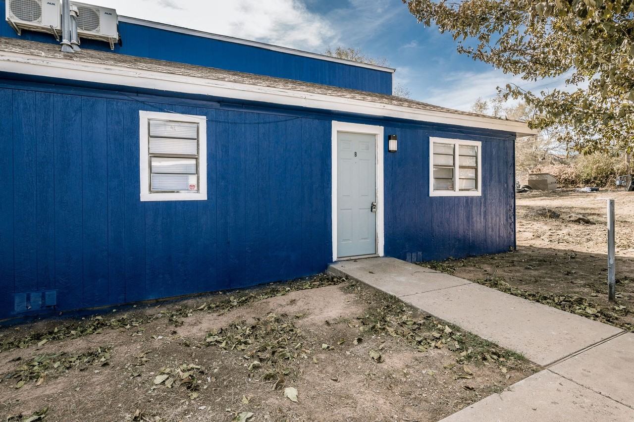 209 N Mississippi St - Photo 3 of 22