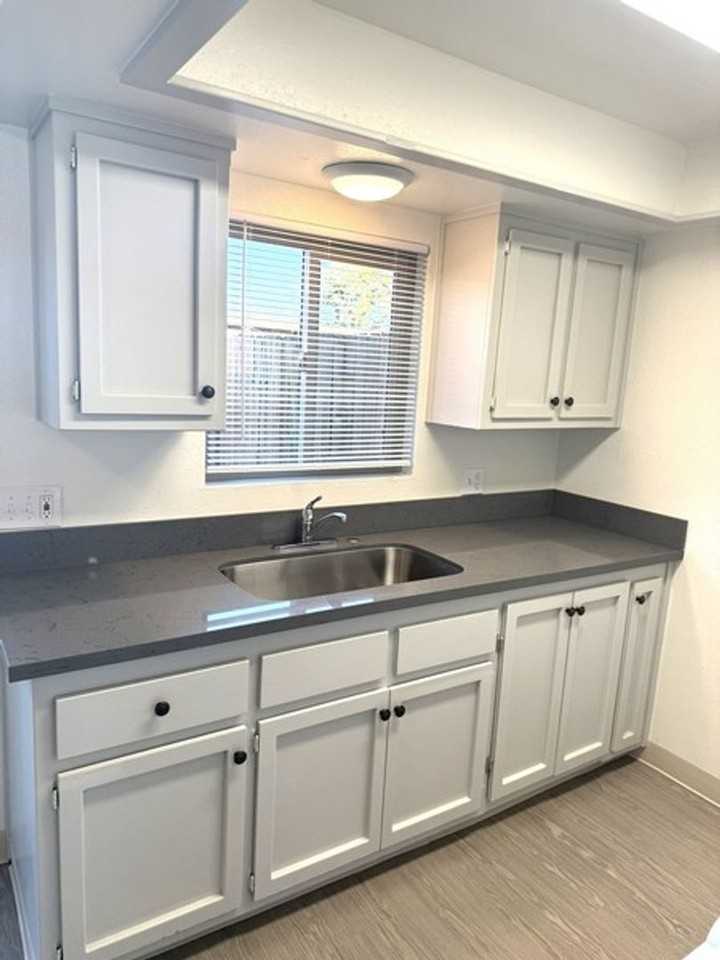 4623 10th St - Photo 3 of 10