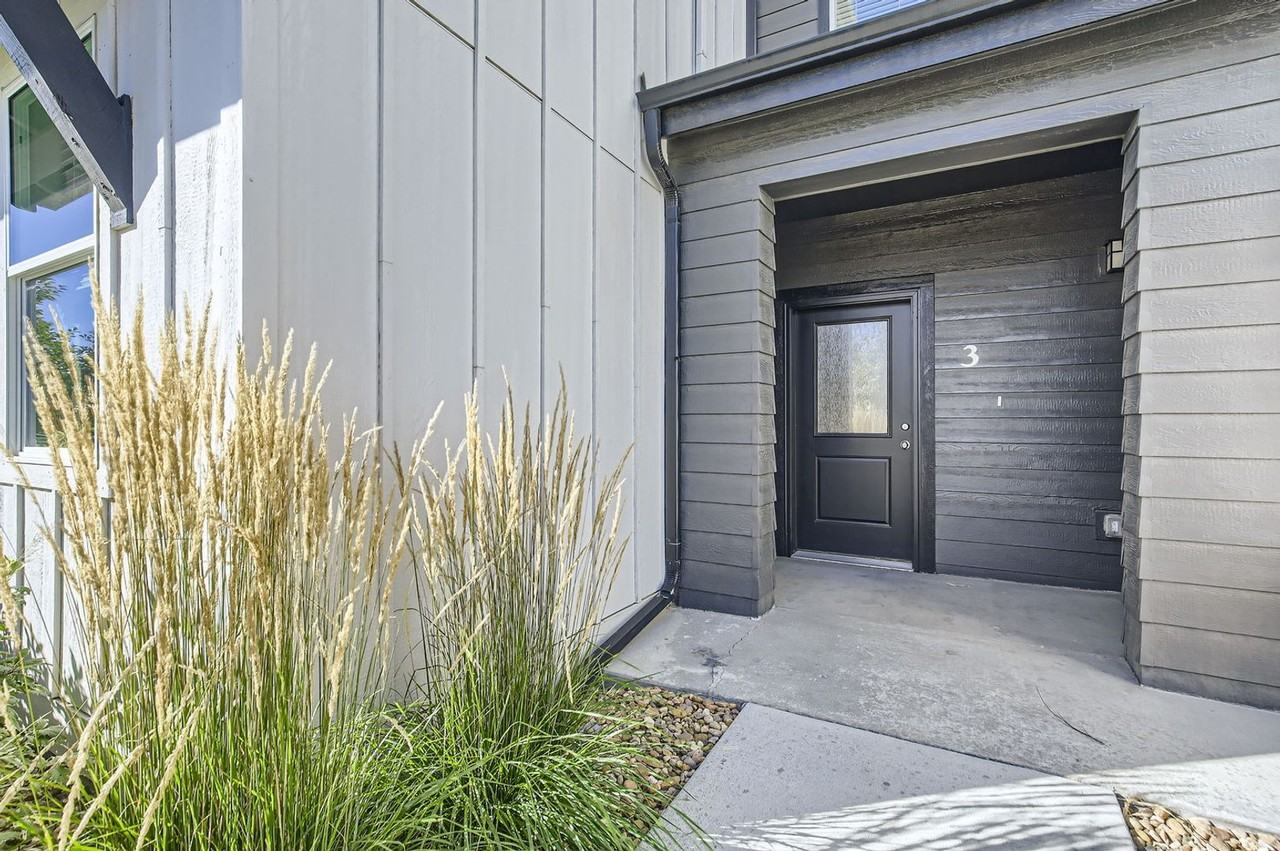 2060 Autumn Moon Dr #3 - Photo 2 of 33