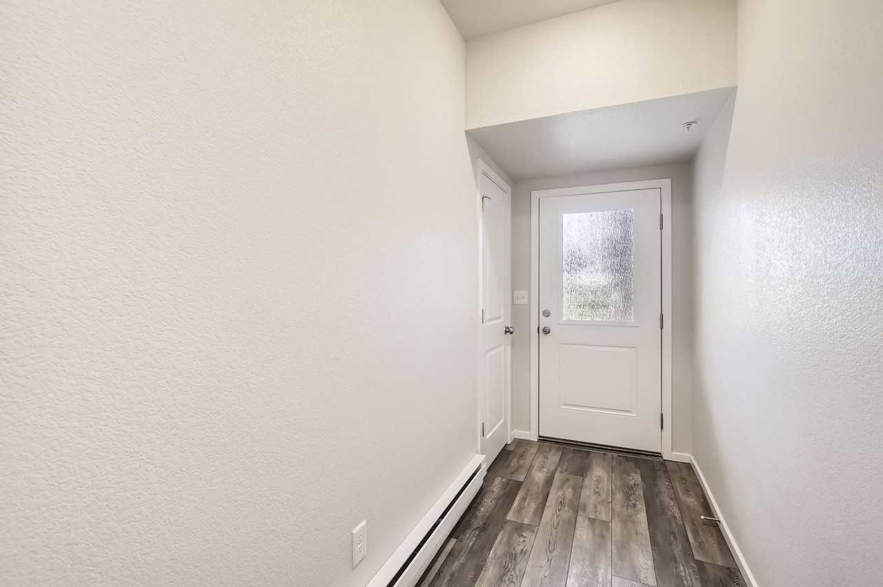 2060 Autumn Moon Dr #3 - Photo 3 of 33