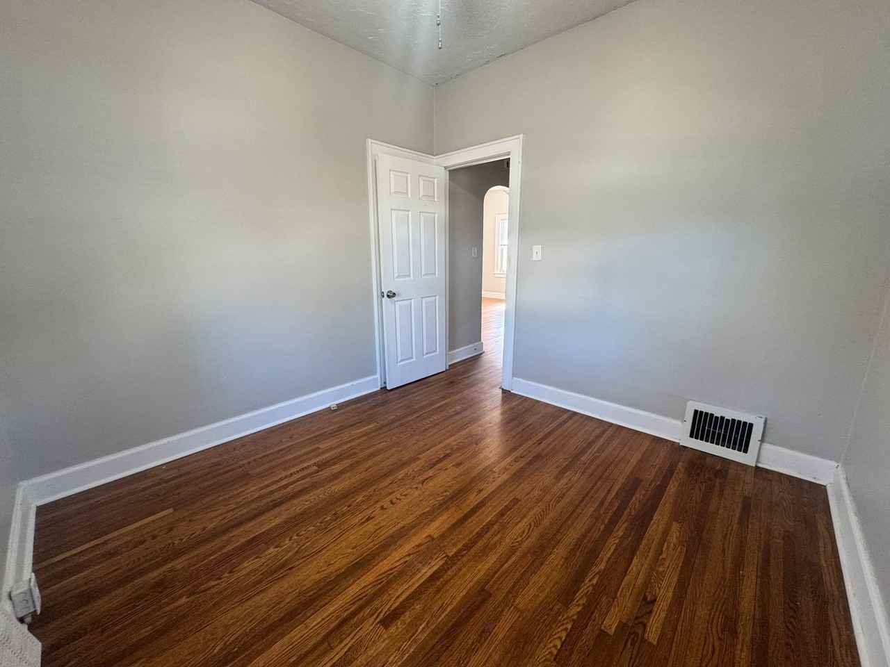 4438 Greenwood St - Photo 7 of 12