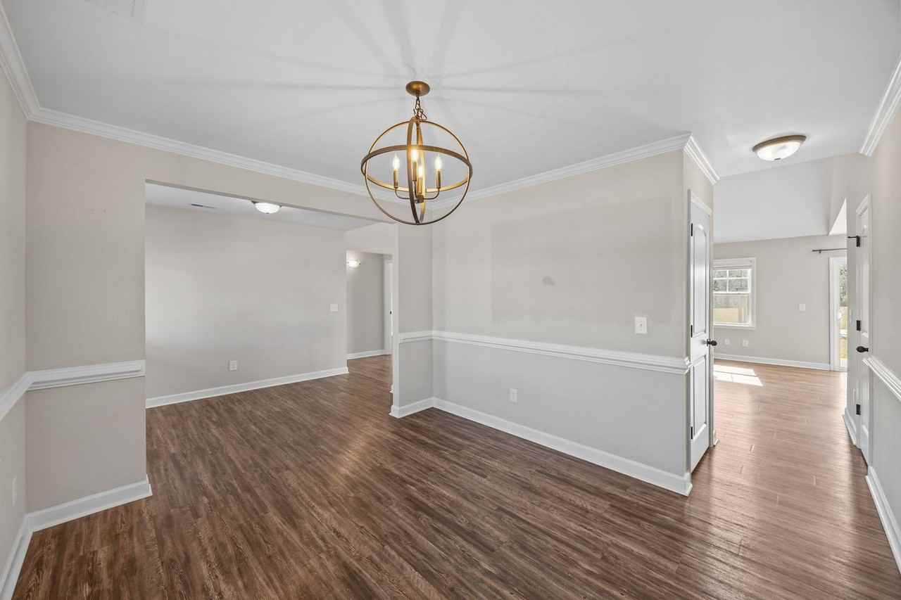 704 Peytons Lake Ln - Photo 3 of 31