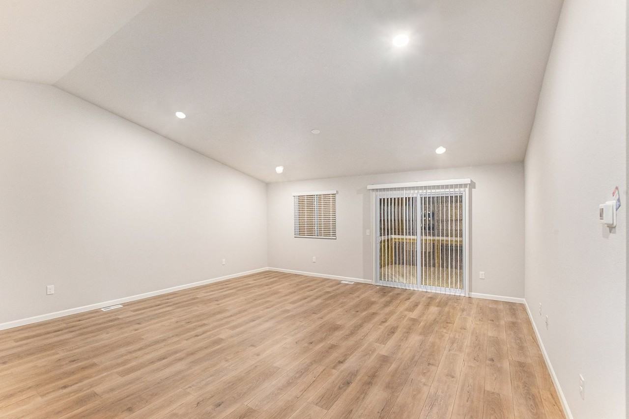 11330 Foxway Dr - Photo 5 of 21