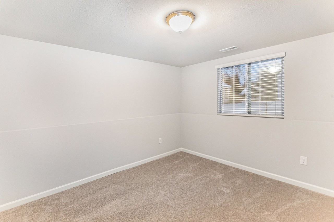 11330 Foxway Dr - Photo 7 of 21