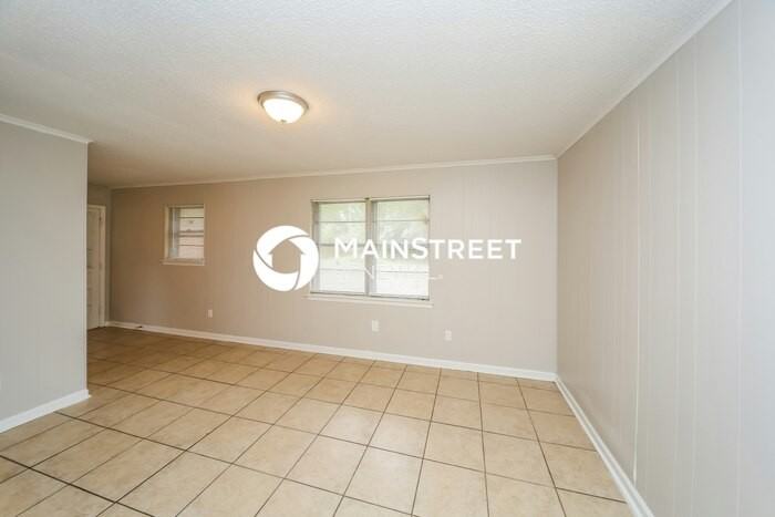 4877 Brentdale Ave - Photo 4 of 16