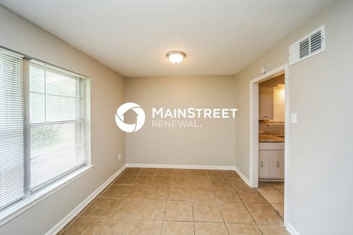 4877 Brentdale Ave - Photo 5 of 16