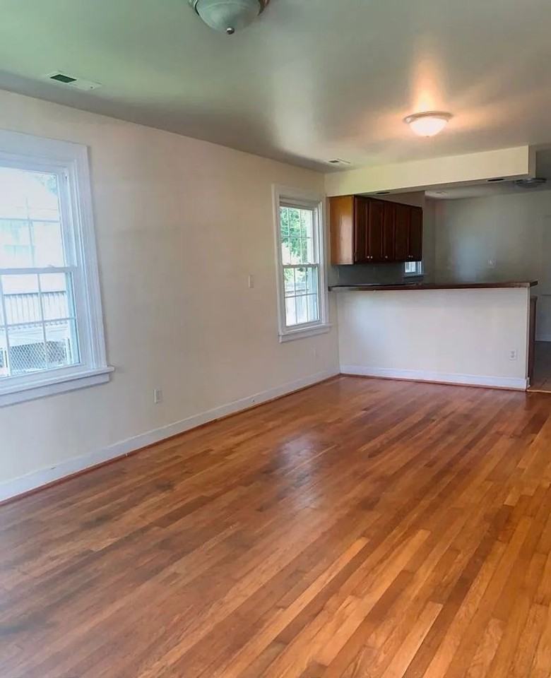 5213 Bloomingdale Ave - Photo 2 of 14