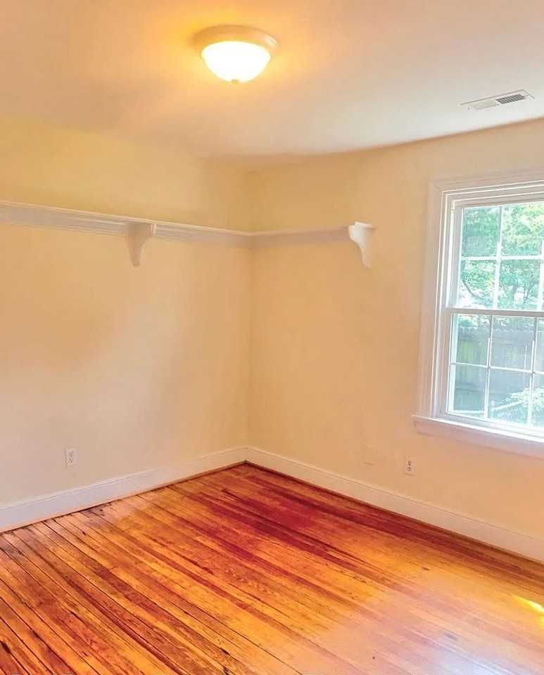 5213 Bloomingdale Ave - Photo 7 of 14