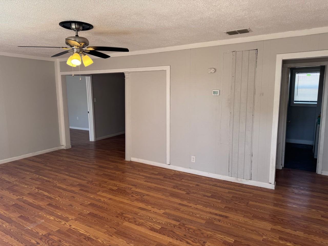 812 48th St - Photo 2 of 13