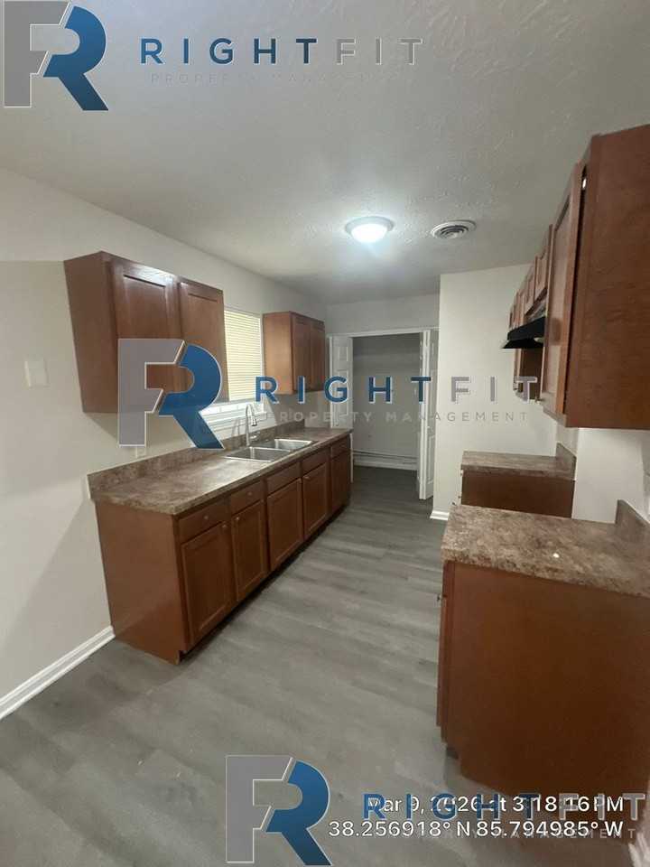 2623 Cedar St - Photo 3 of 13