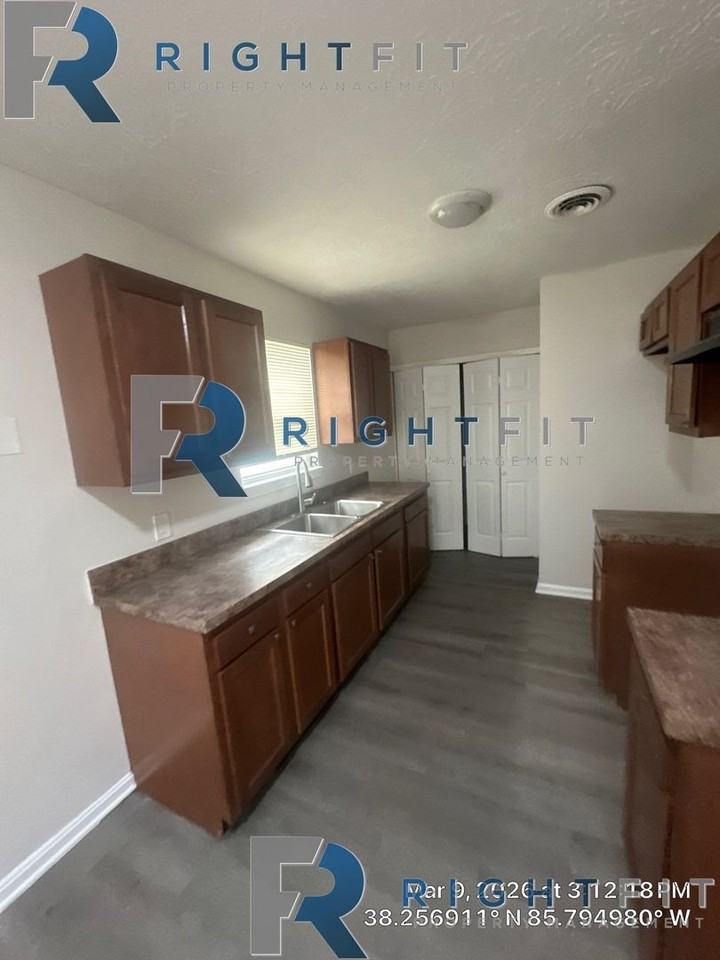 2623 Cedar St - Photo 4 of 13