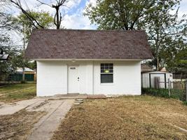 featured image of 1023 S Millwood Ave #B