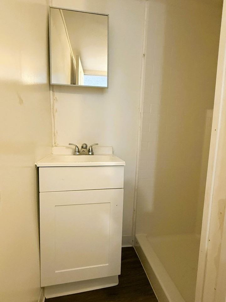 1023 S Millwood Ave #B - Photo 6 of 6