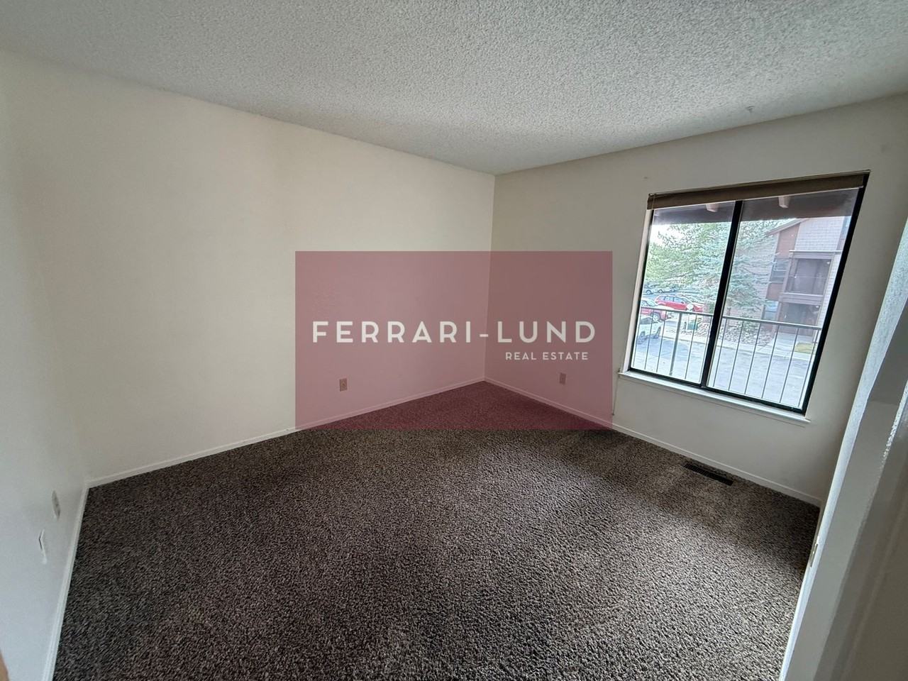 1465 E Peckham Ln - Photo 6 of 14