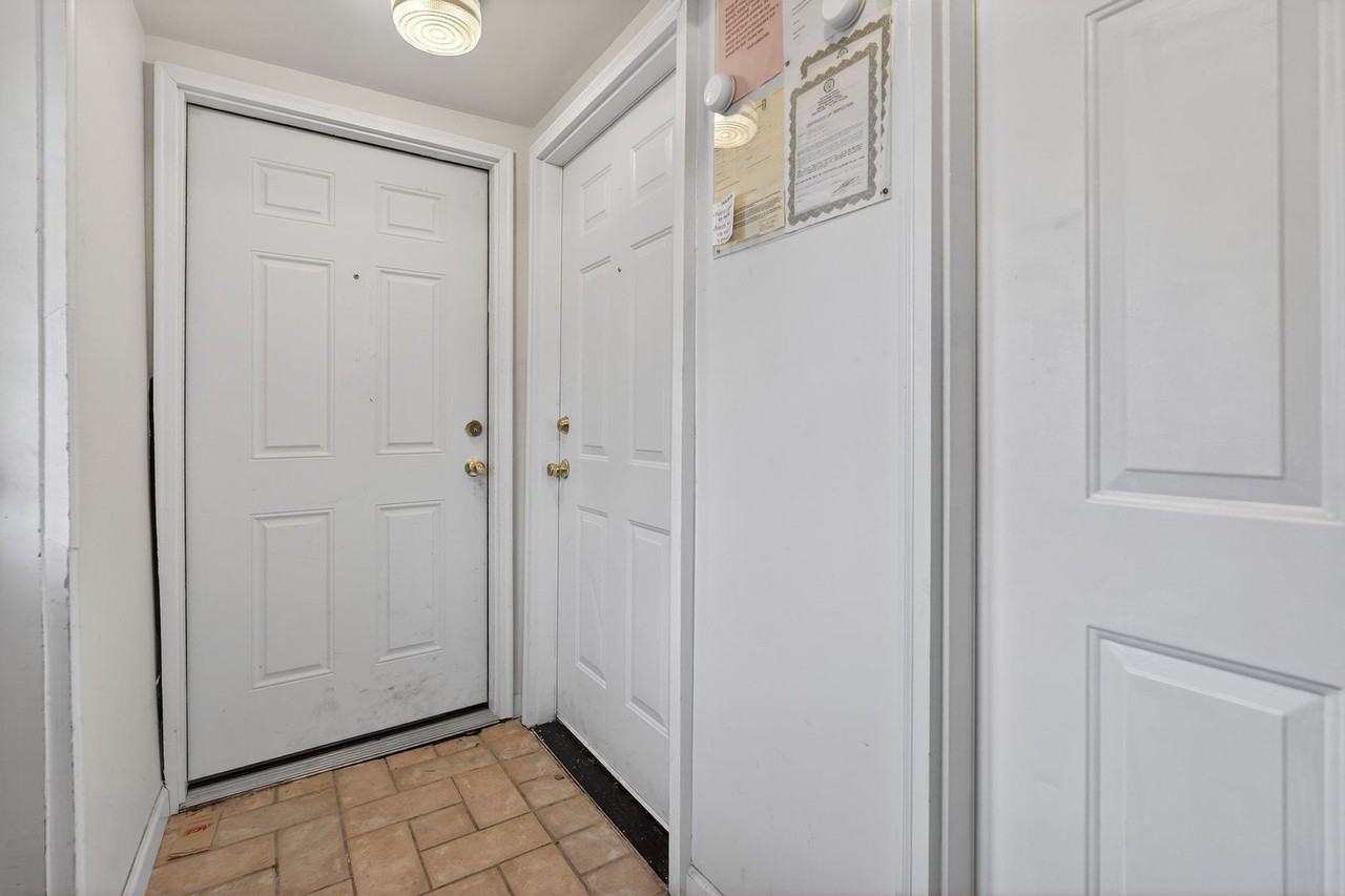 1290 Baker St - Photo 3 of 15