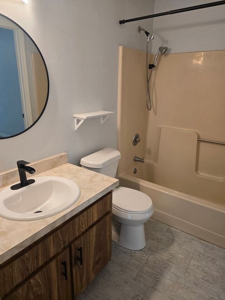 1560 W Pinion Ln - Photo 7 of 10