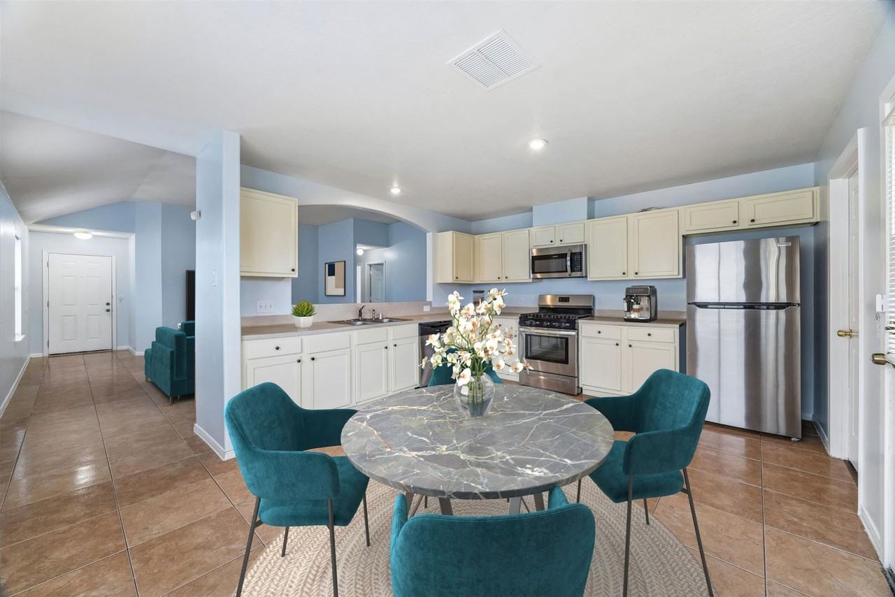 19715 Billineys Park Dr - Photo 3 of 13