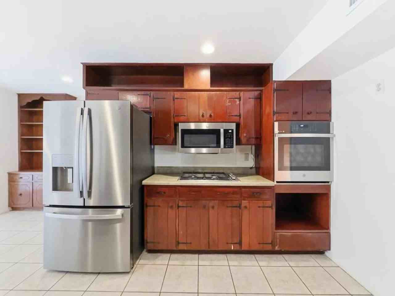 9000 Rancich St - Photo 3 of 33