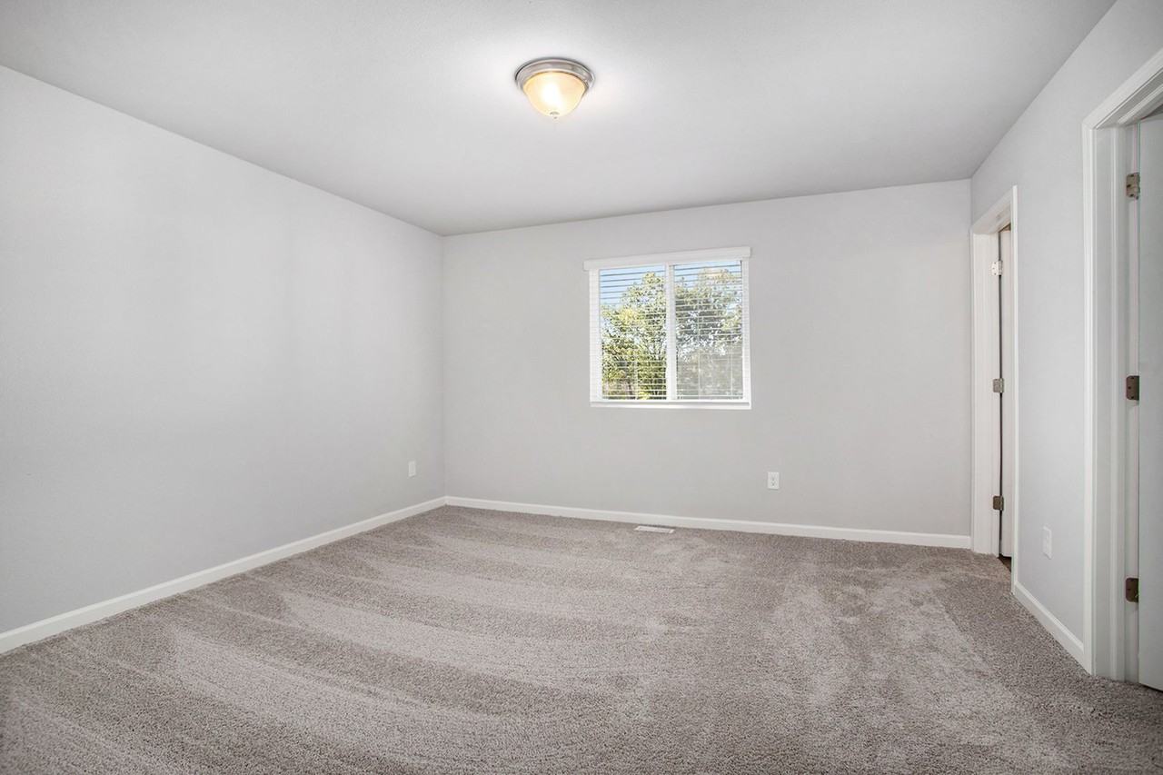 359 Sherman St - Photo 7 of 20