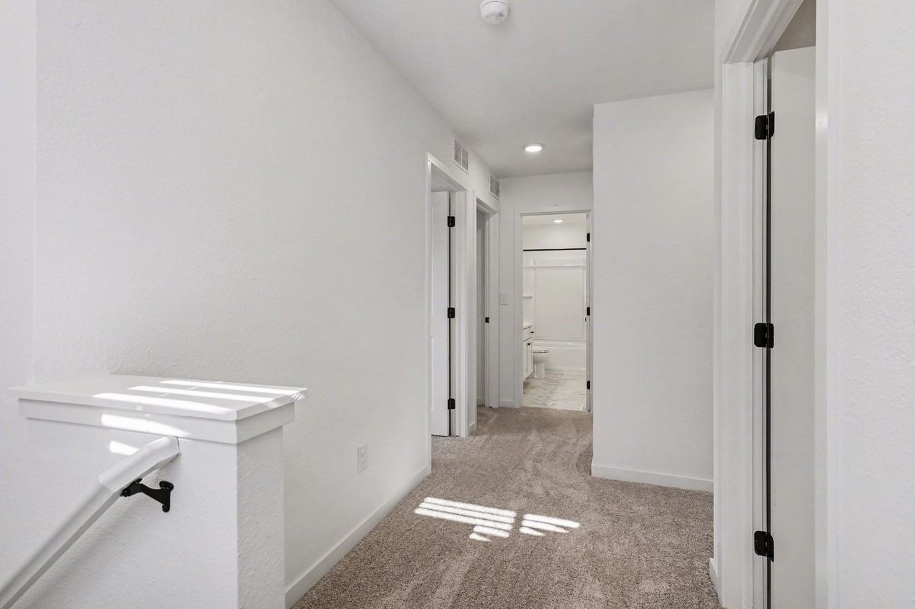 8185 8185 Crestbrook Court - Photo 7 of 26