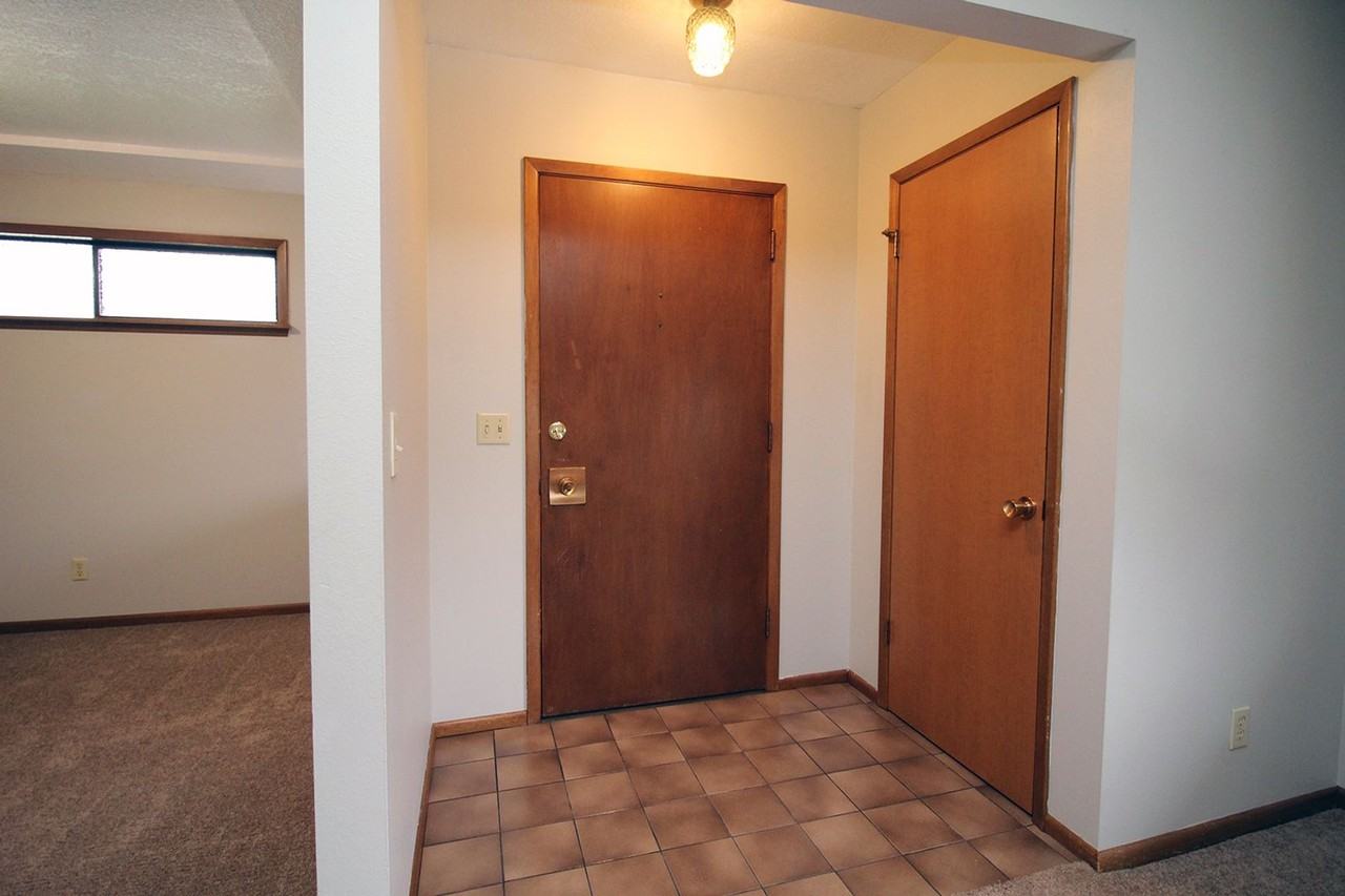 228 228 - 230 SE 52nd Ave - Photo 3 of 32