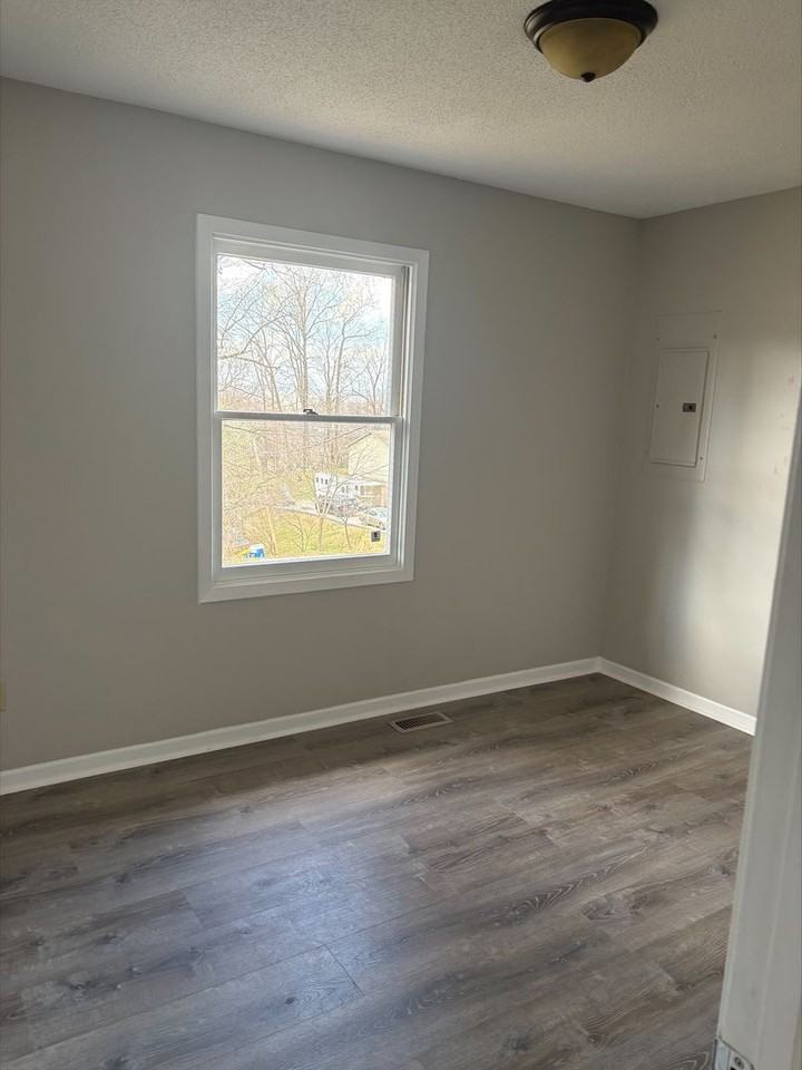 172 Village Ln - Photo 5 of 13