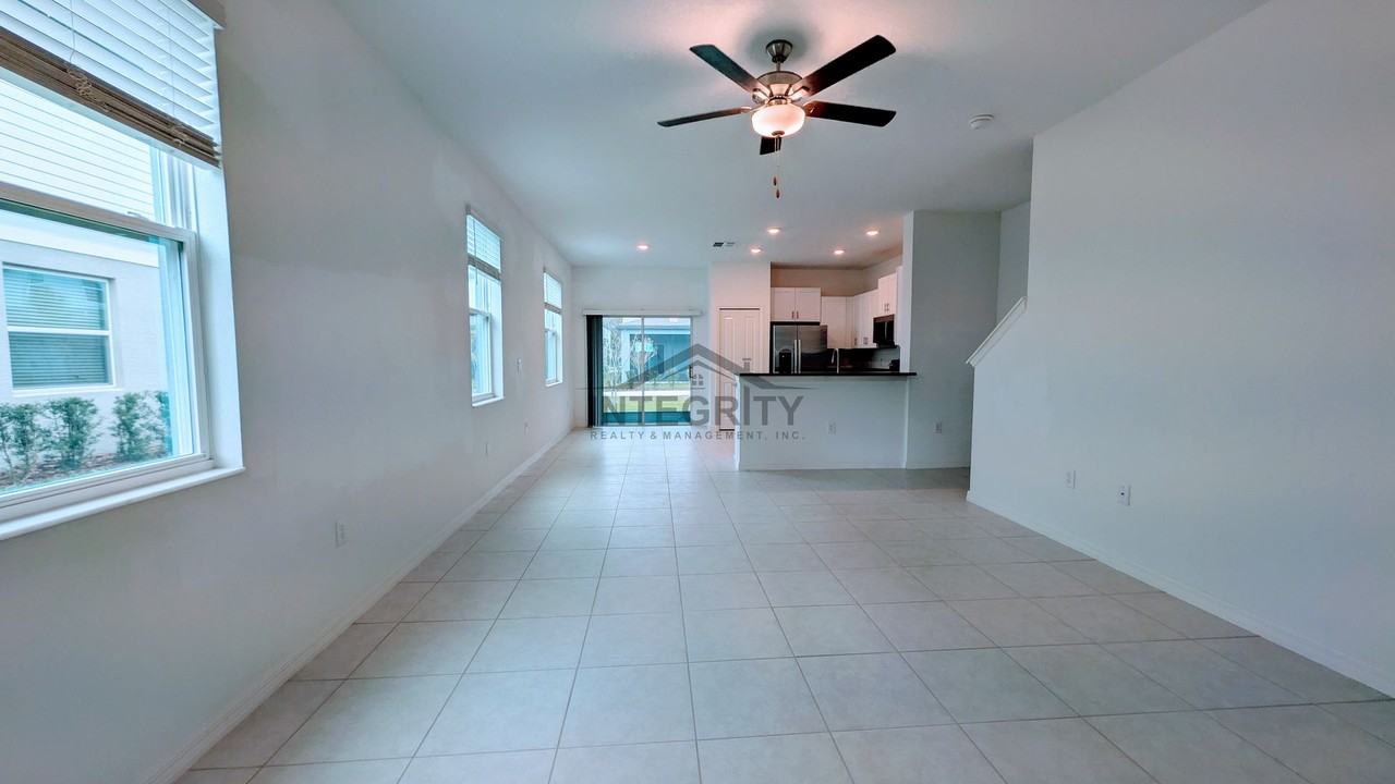 6049 Shiner St - Photo 5 of 42