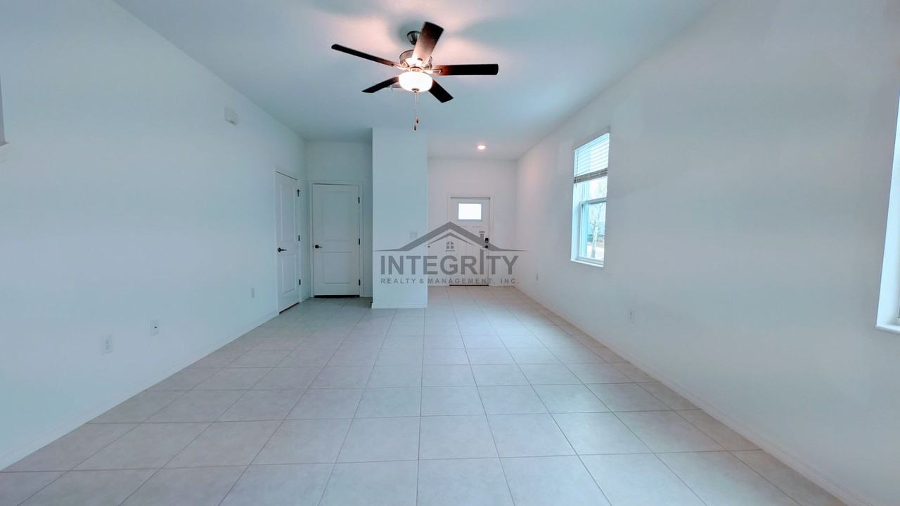 6049 Shiner St - Photo 6 of 42