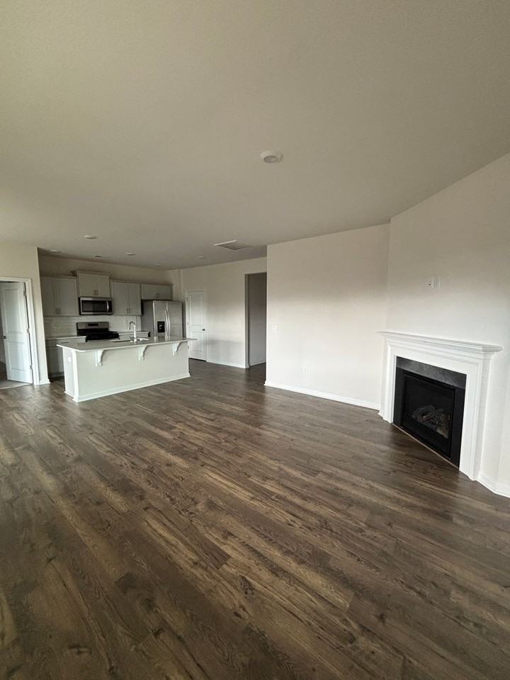 130 Fenwick Dr - Photo 6 of 18