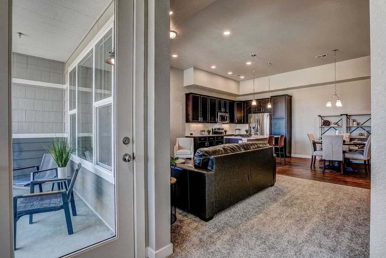 4128 S Park Dr - Photo 6 of 33