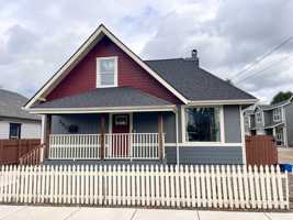 featured image of 253 S 3rd St