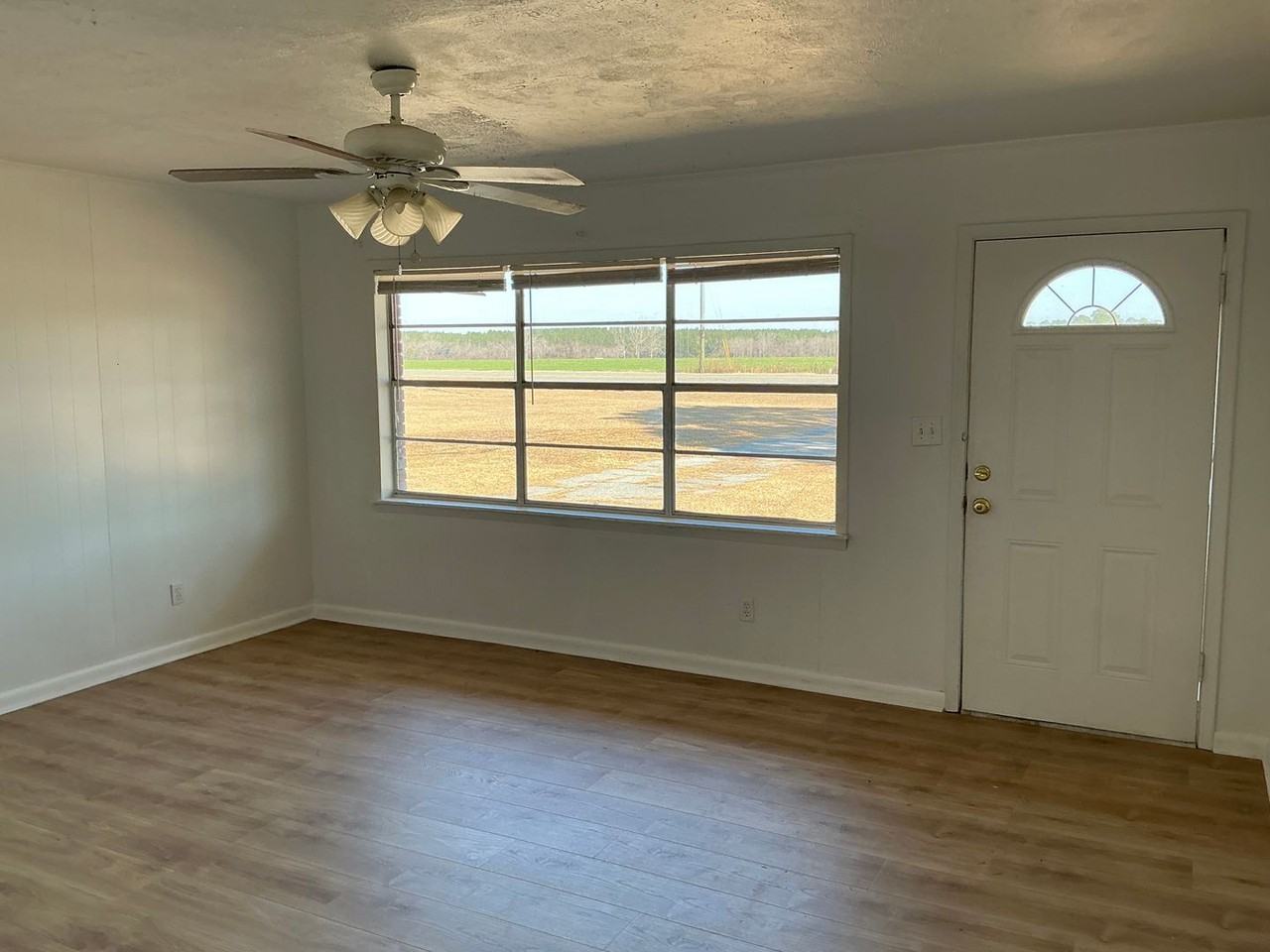 5217 Owens Rd - Photo 3 of 15