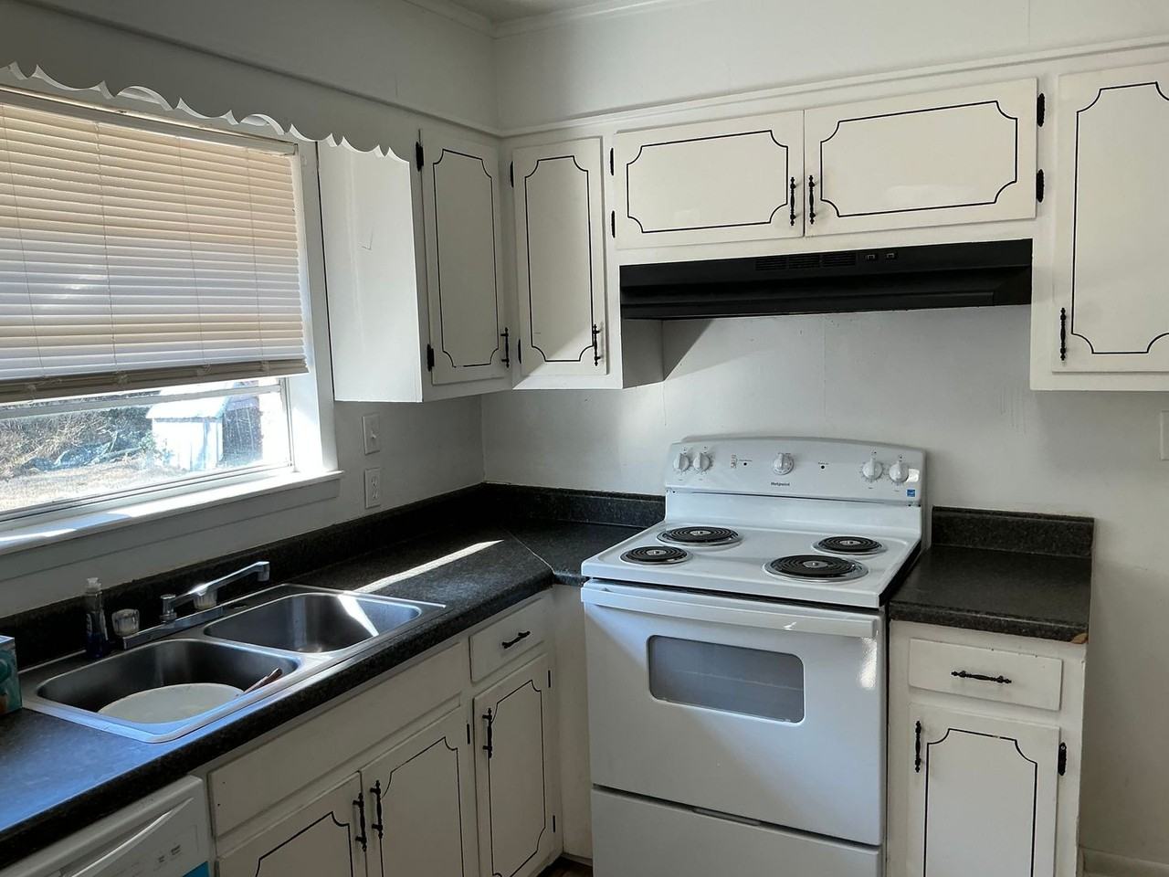 5217 Owens Rd - Photo 4 of 15