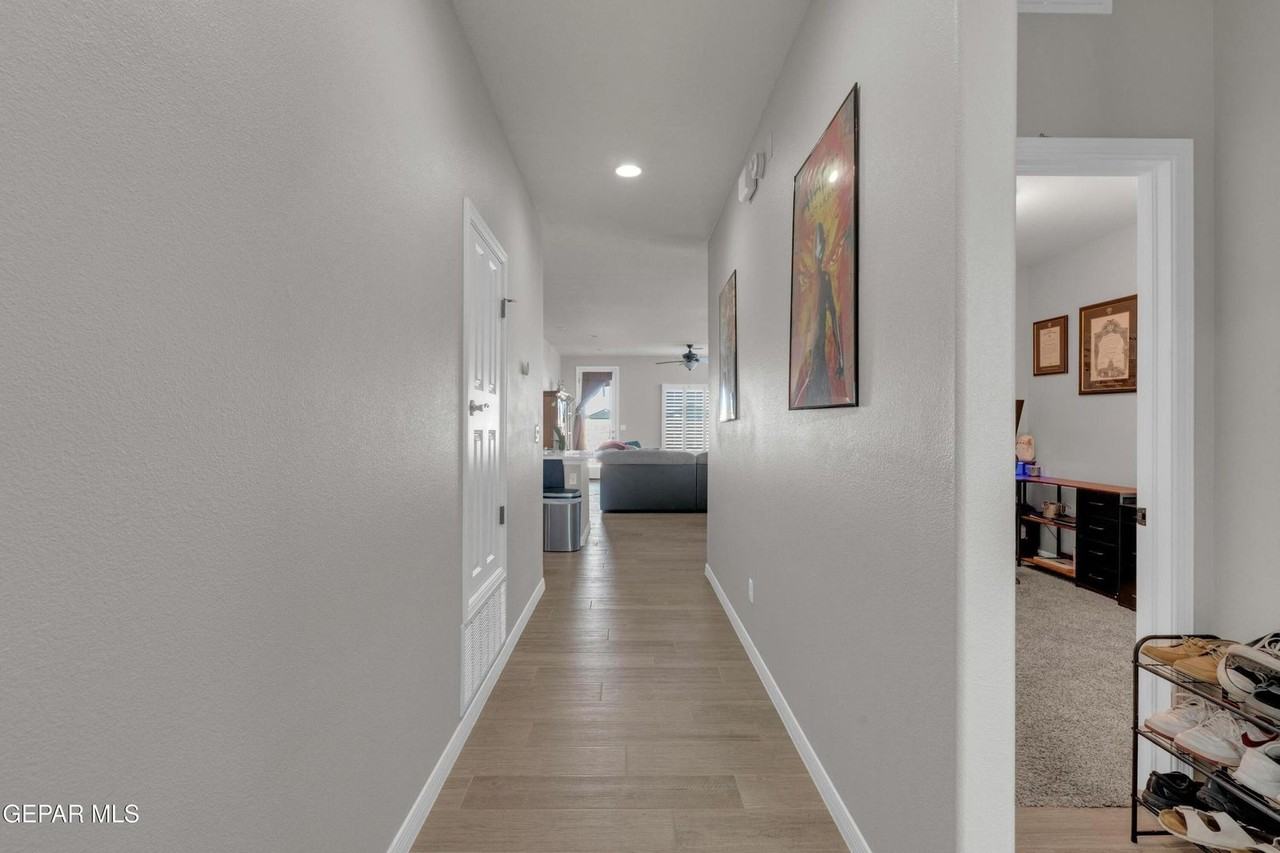 13825 Vicki Brewer Ave - Photo 2 of 35